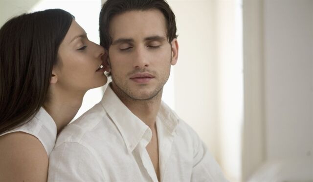 আলোর স্পর্শ একজন মানুষকে উত্তেজিত করে